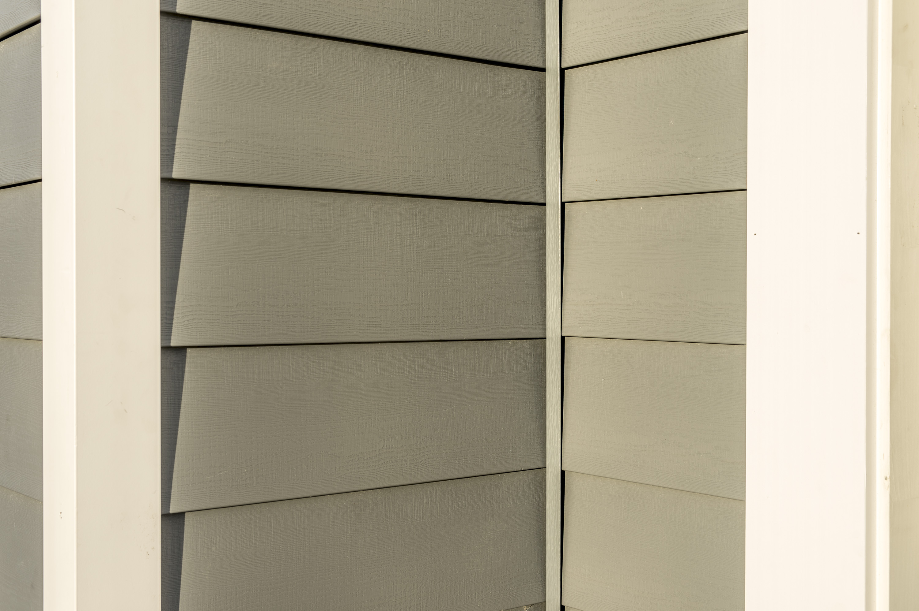 5 KEY DIFFERENCES BETWEEN VINYL SIDING AND COMPOSITE SIDING